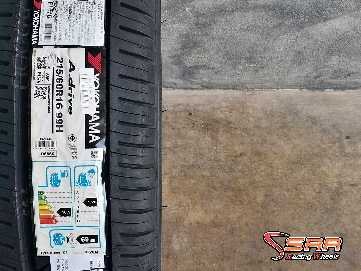 YOKOHAMA A.drive AA01 215/60R16 ยางใหม่ปี2020 ลดราคาพิเศษ