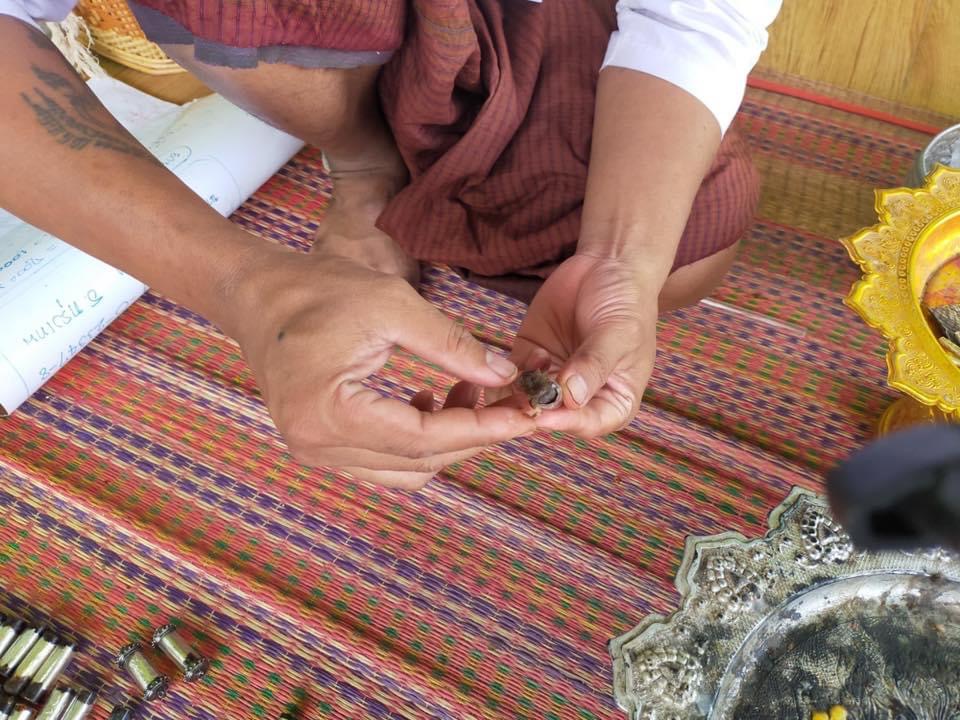 ตะกรุดตั้งตัวรุ่นสองดอกครู อาจารย์เขมร FL