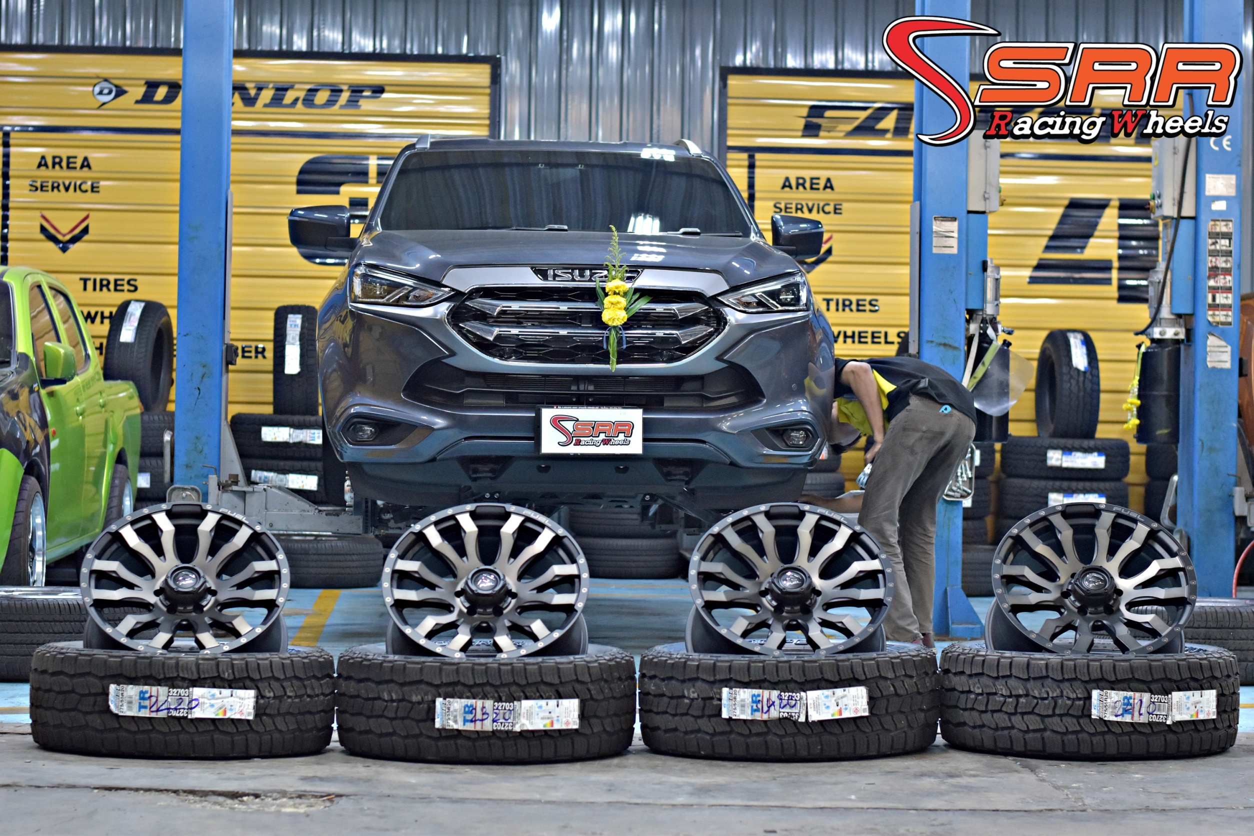 FUEL BLITZ 20x9 6x139.7 ET+20 MATTE BLACK MACHINED/TINT CLEAR