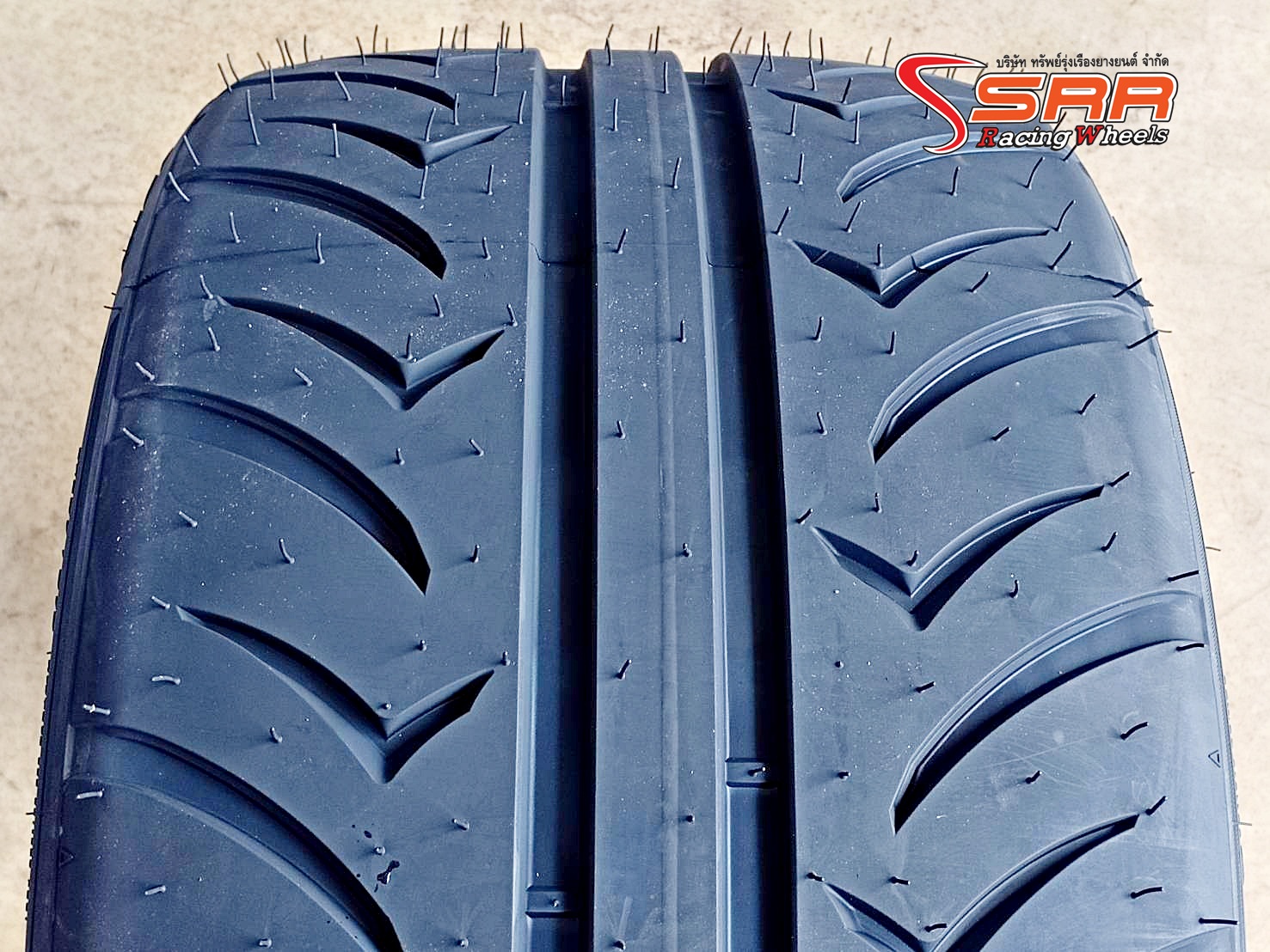 LANDSAIL APEXKING AK01 305/30ZR19 ยางSemiSlick ราคาพิเศษ