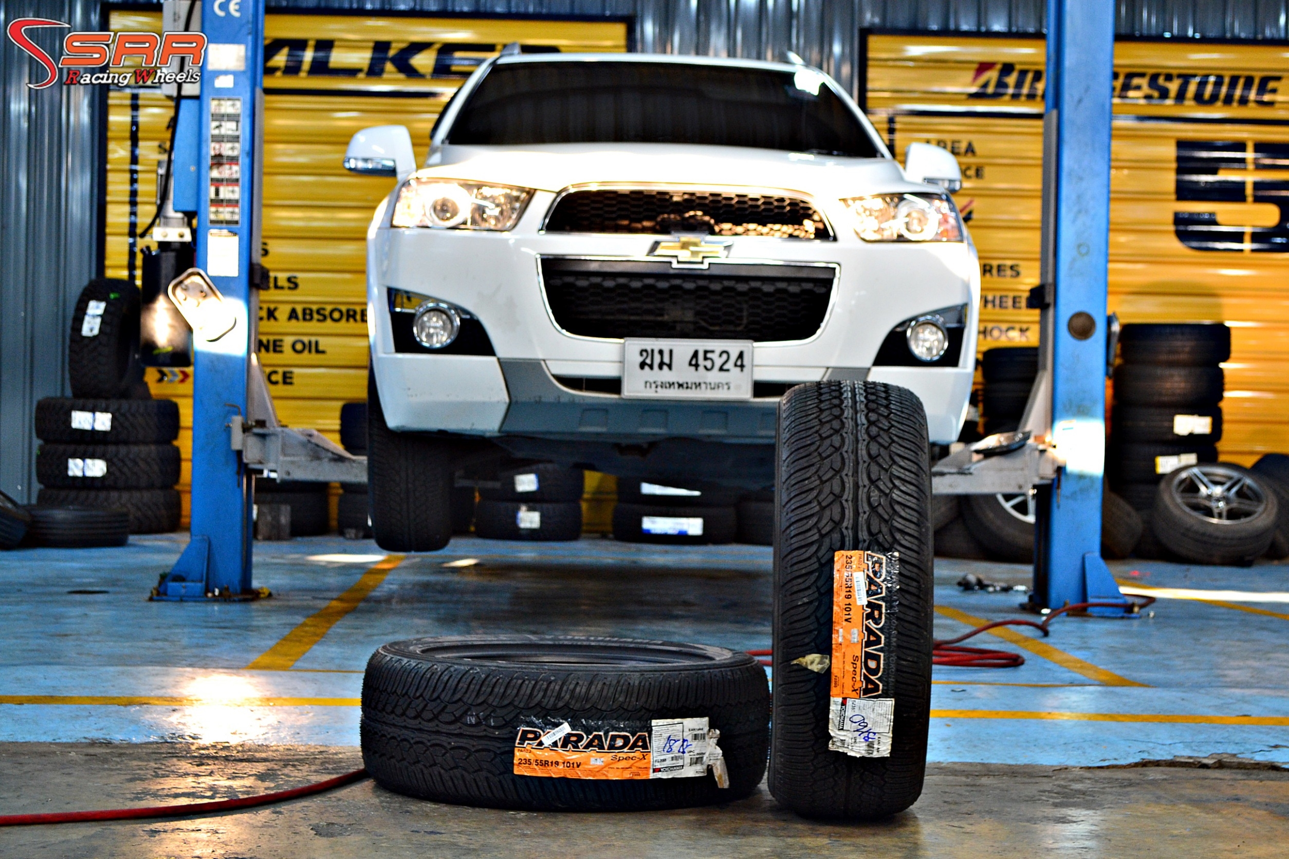 YOKOHAMA PARADA 235/55R19