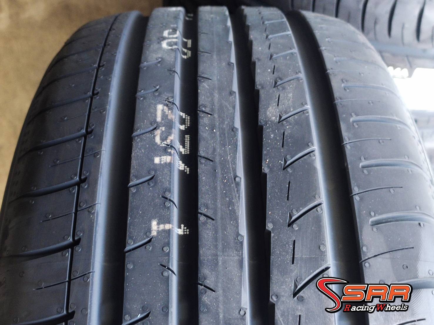 YOKOHAMA BluEarth-GT AE51 255/45R18 ยางญี่ปุ่น ลดราคาพิเศษ