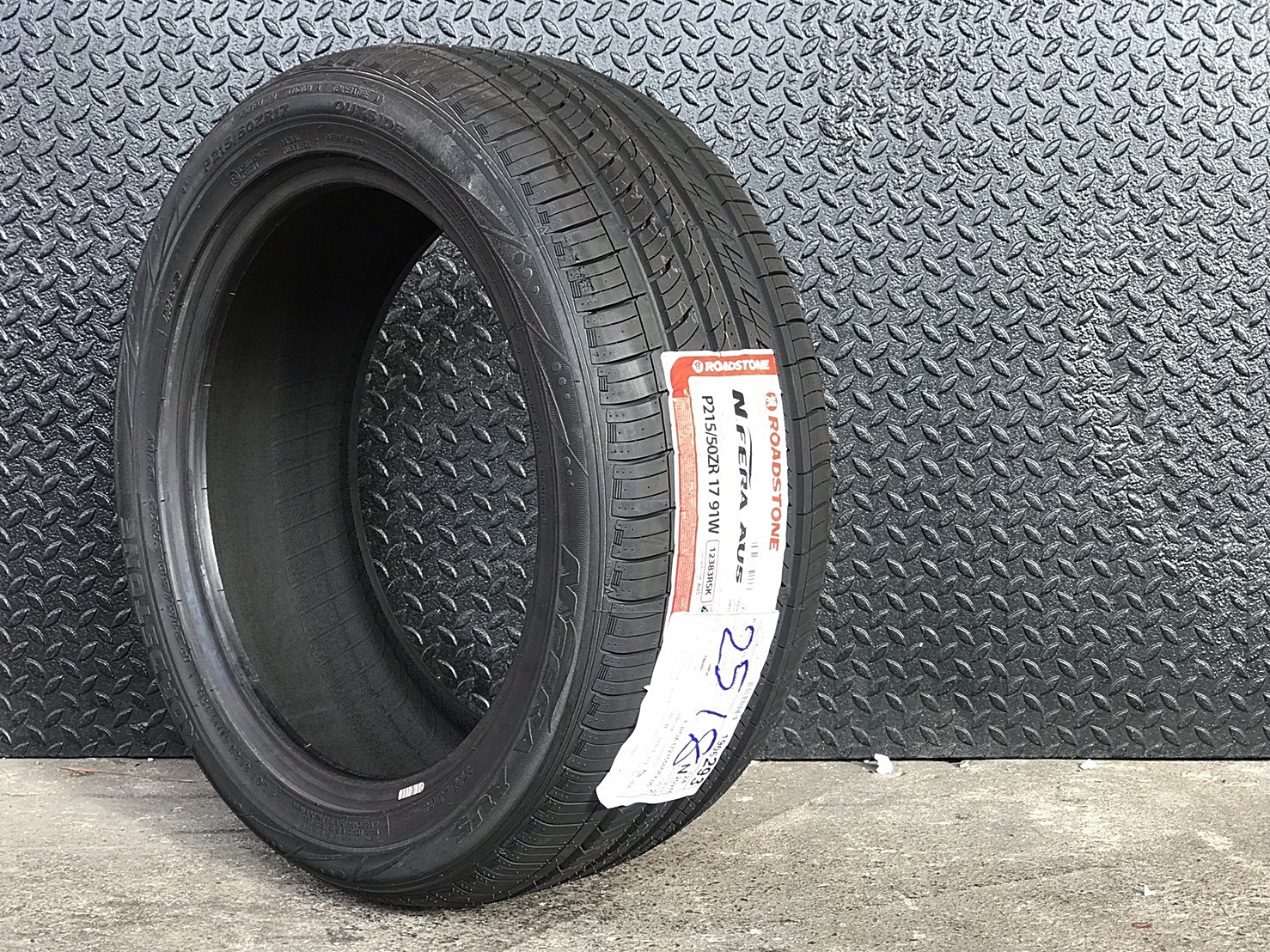 ROADSTONE NFERA AU5 215/50ZR17 ยางเกาหลี ซื้อ1แถม1