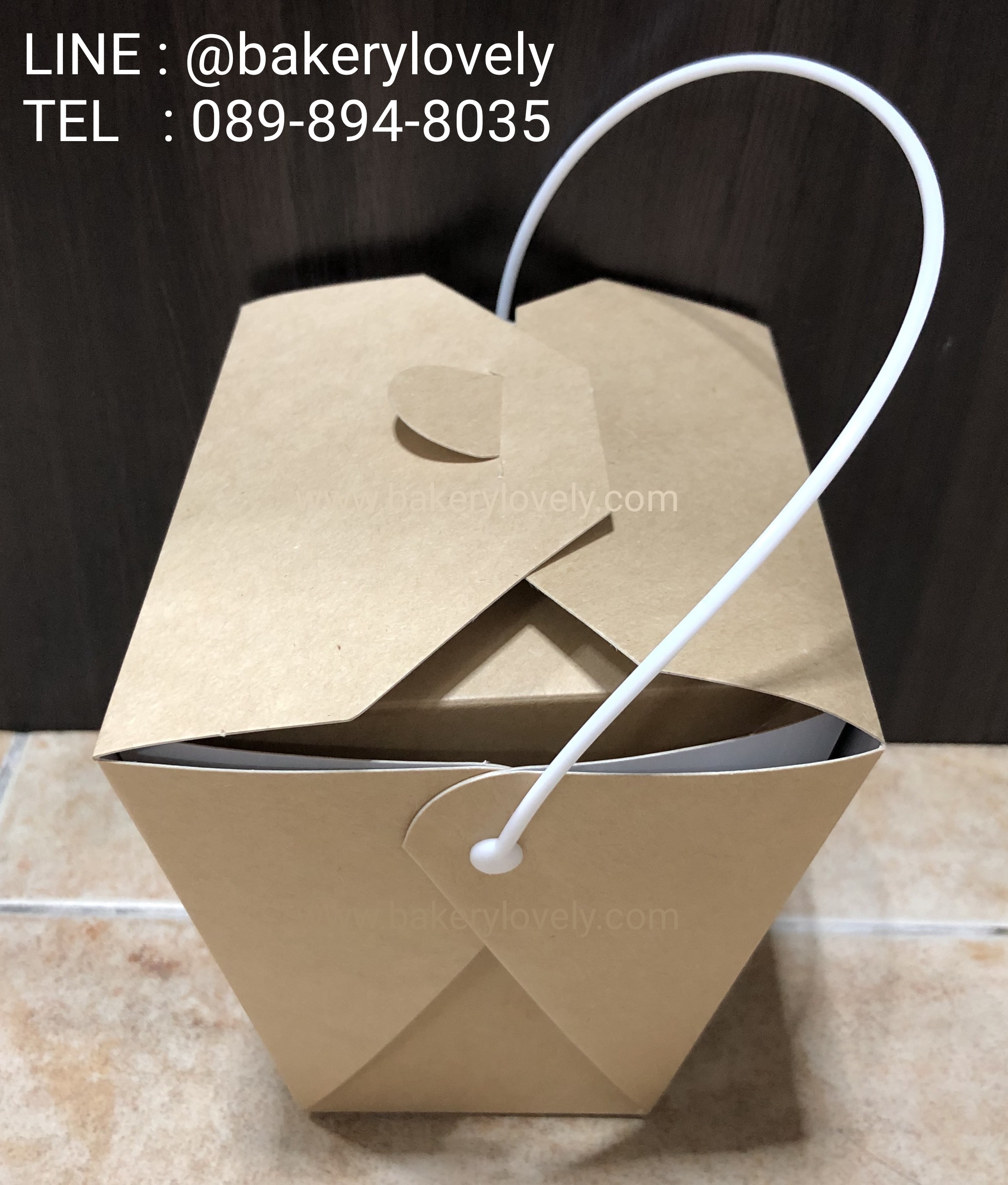 กล่องกระดาษหูหิ้ว สีขาว ไซส์ L 7x9x13.5x11.5 cm สูง 12.5 cm ( เคลือบใน )