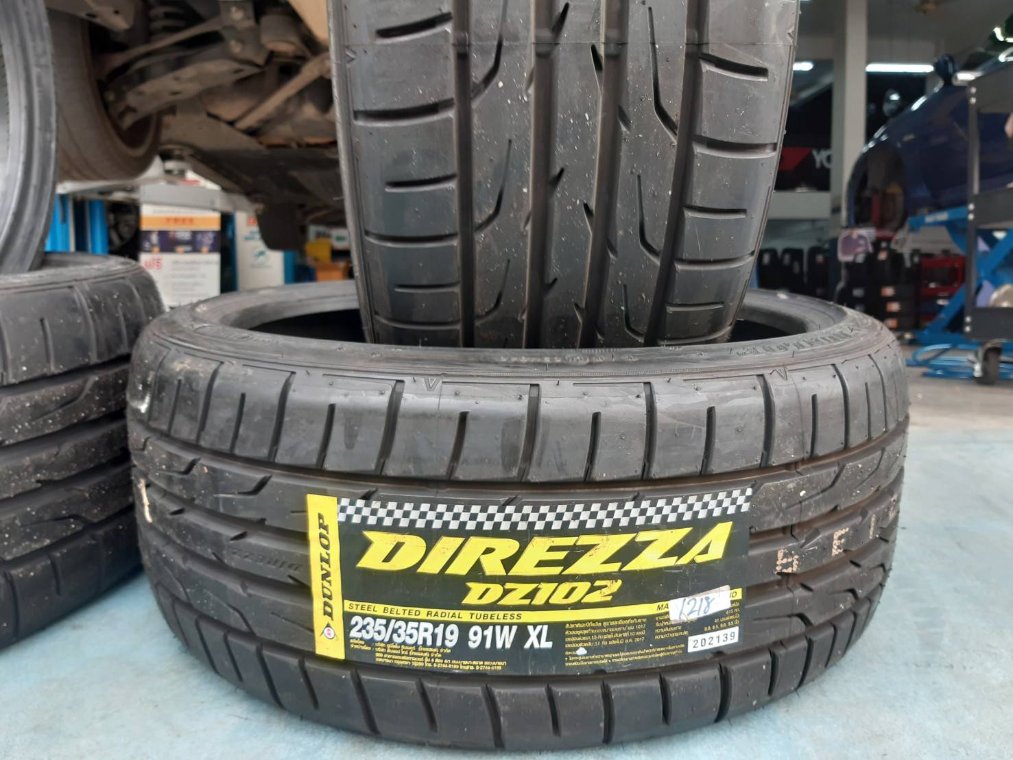 DUNLOP DZ102 235/35R19 ยางใหม่ปี18 ลดราคาพิเศษ