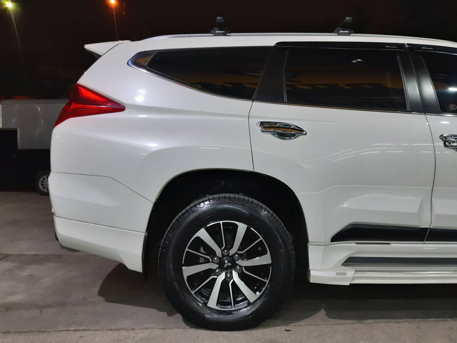 MICHELIN LATITUDE TOUR HP 265/60R18 ยางปี20 สำหรับกระบะ และSUV