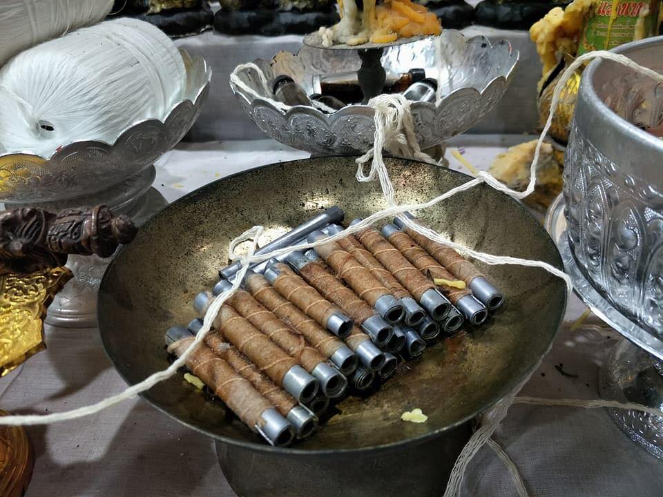 ตะกรุดจารดวงจารวันเดือนปีเกิดของเราลงบนตะกรุด อาจารย์เกื้อกูล มหาบารมี