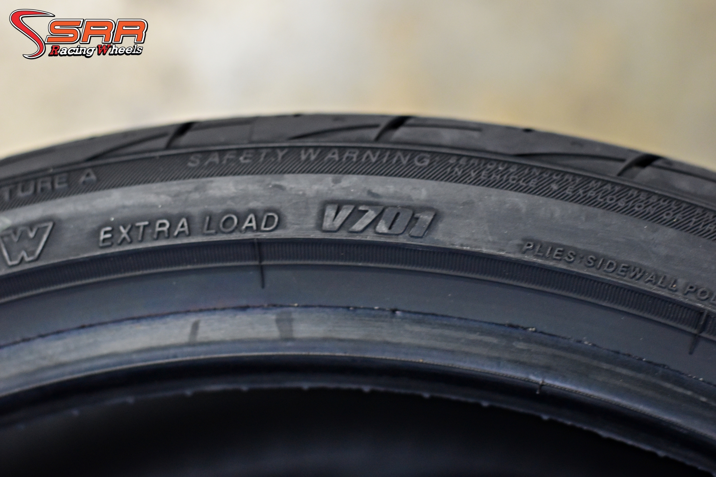 YOKOHAMA ADVAN FLEVA V701 215/35R18 ยางญี่ปุ่น ปี19 ราคาพิเศษ