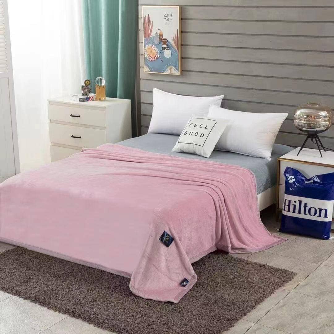 ผ้าห่มนาโนรุ่นหนานุ่มสีพื้น 6 ฟุต Hilton (1.2kg) (12 ผืนคละสี)