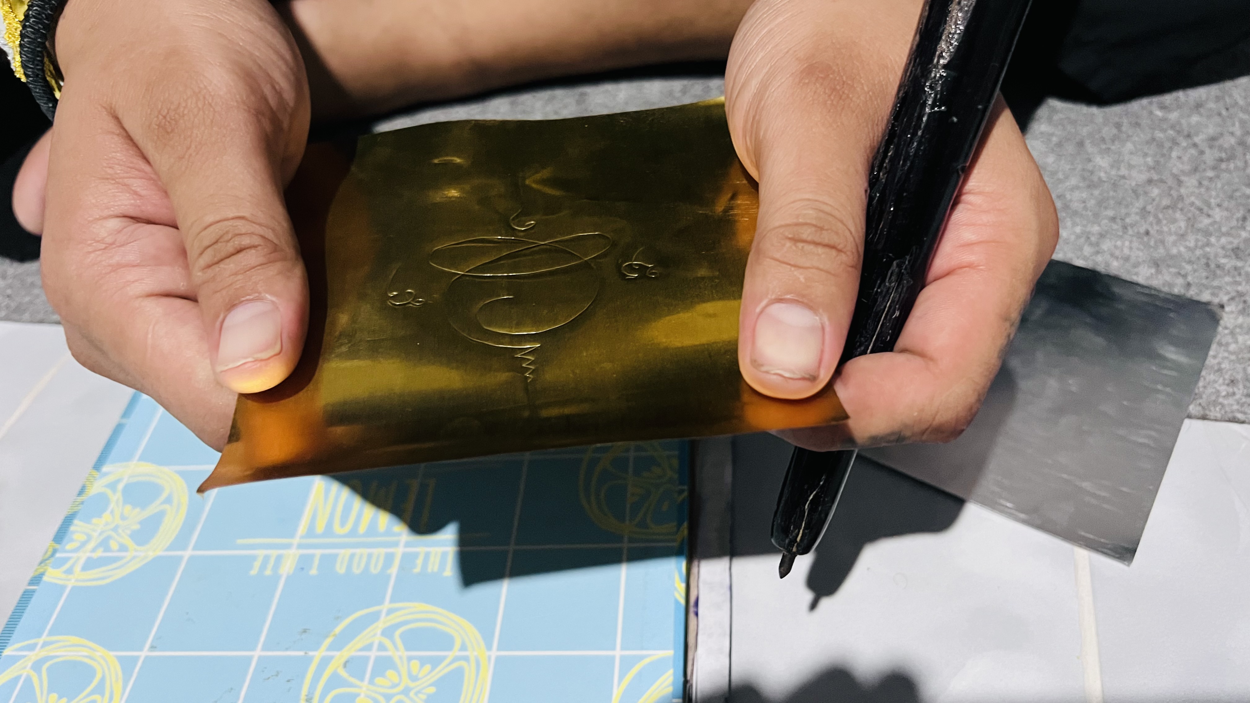 28/07/66 จารแผ่นตะกรุดสำหรับทำงั่ง อาจารย์ปอนด์ สมิงพราย ✔️