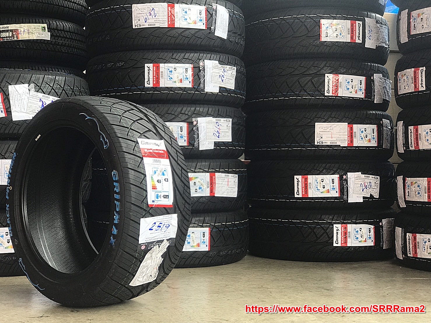 GRIPMAX BLACK PANTHER 275/40R18 ยางใหม่ขอบขาว