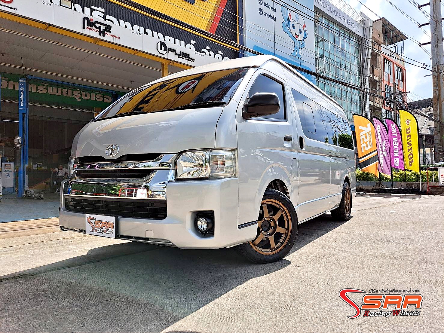 TE37 DS-035 ขอบ18 นิ้ว 6x139.7 ET33 สำหรับใส่รถตู้ TOYOTA COMMUTER