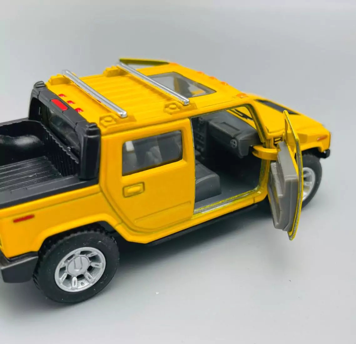 2005 Hummer H2 SUV โมเดลรถเหล็ก (ปลีก-ส่ง)