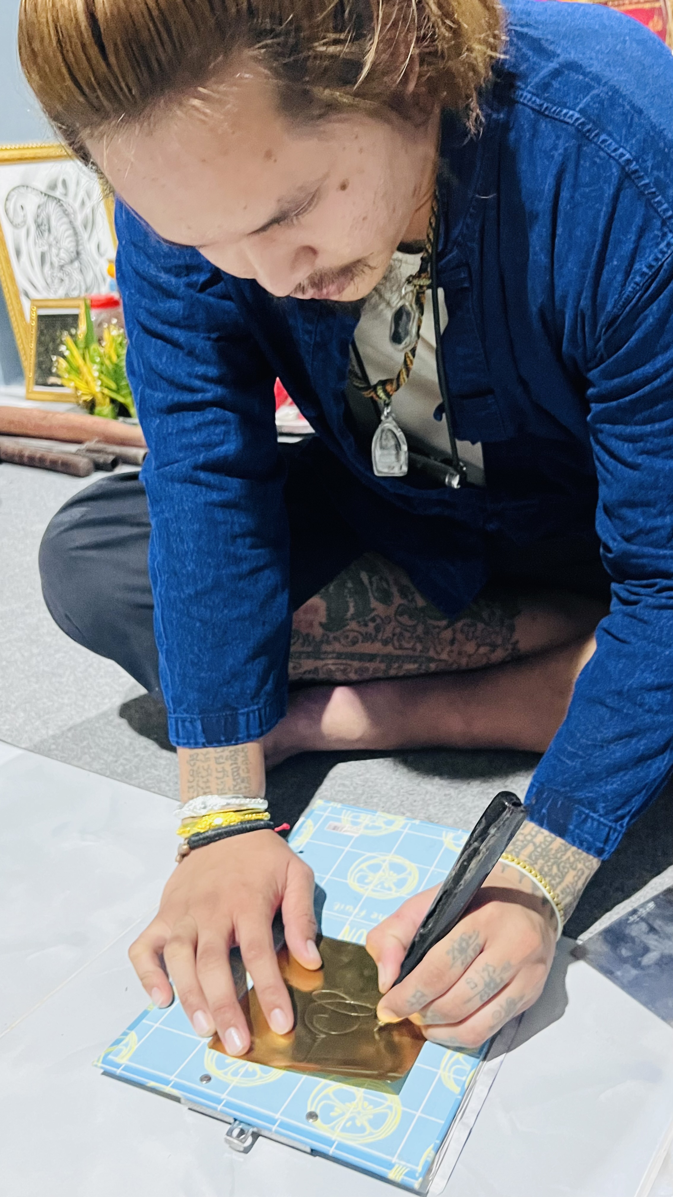 28/07/66 จารแผ่นตะกรุดสำหรับทำงั่ง อาจารย์ปอนด์ สมิงพราย ✔️