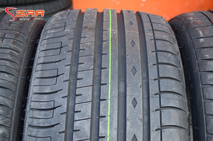 ACCELERA PHI-R 245/35ZR20