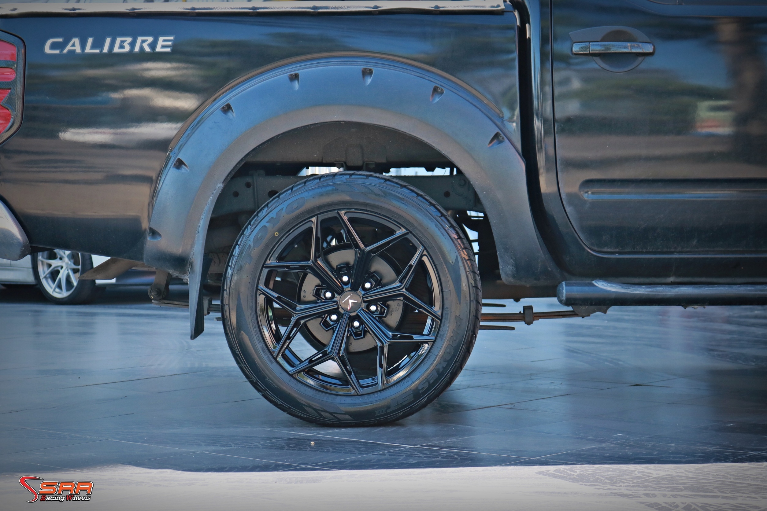 V RACING VZ-01 ขอบ20 6x139.7 ET15 GLOSS BLACK