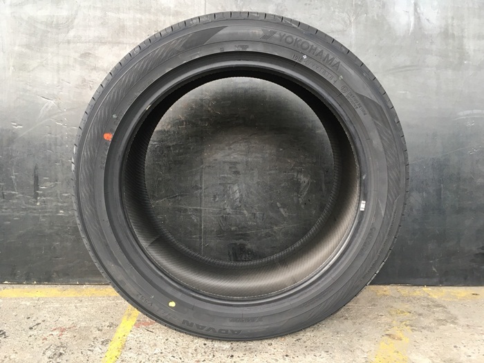 YOKOHAMA ADVAN dB V552 245/45R18