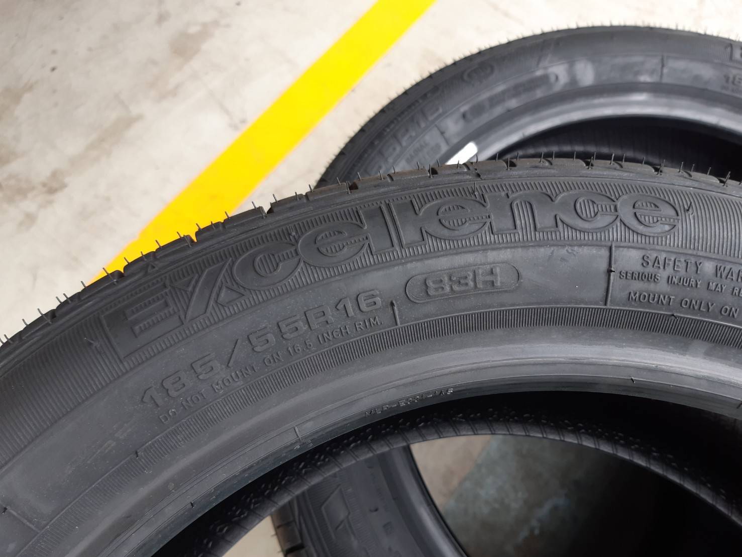 GOODYEAR EXCELLENCE 185/55R16 ยางใหม่ปี20 ราคาพิเศษ