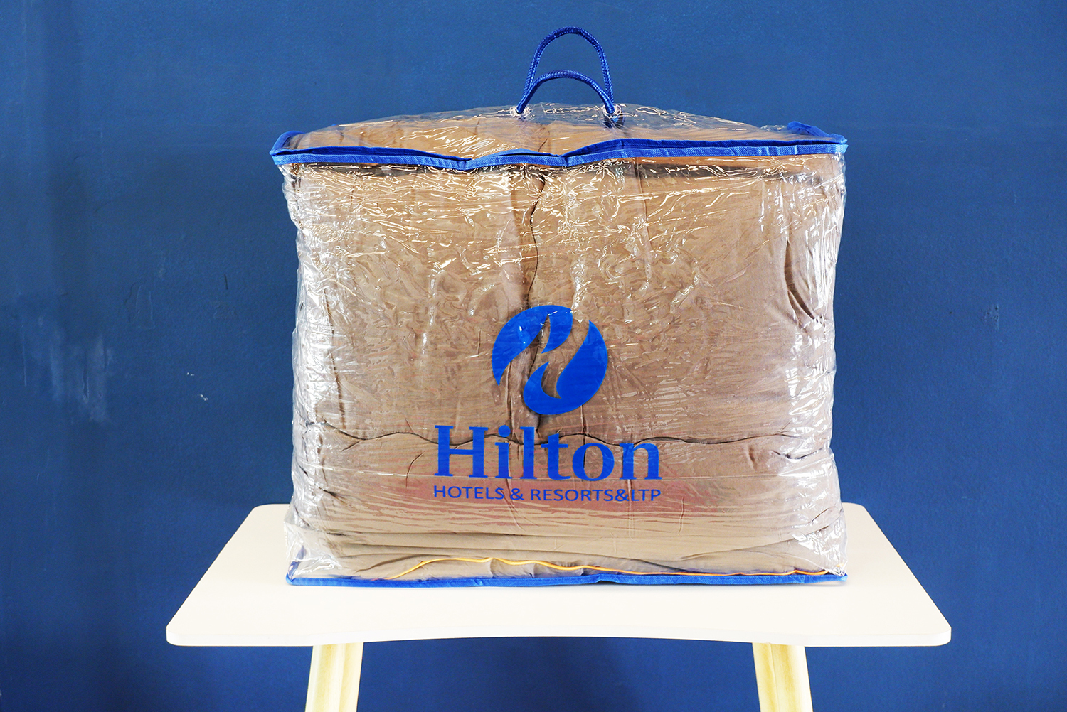 Topper Hilton 6 ฟุต ขนห่านเทียม6 ผืน