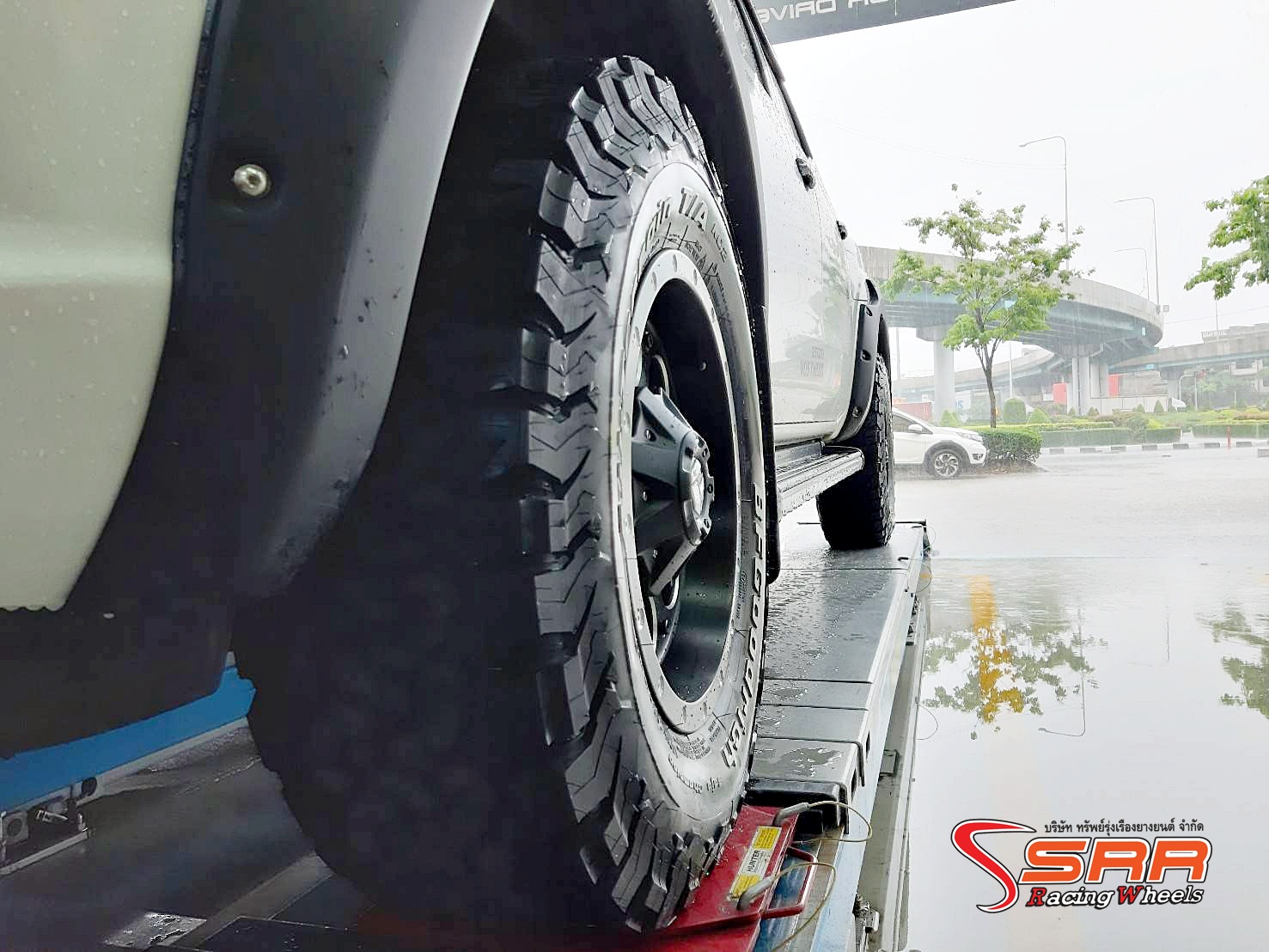 FUEL REVOLVER D525 16x8 ET+1 6x114.3 MATTE BLACK/MILLED