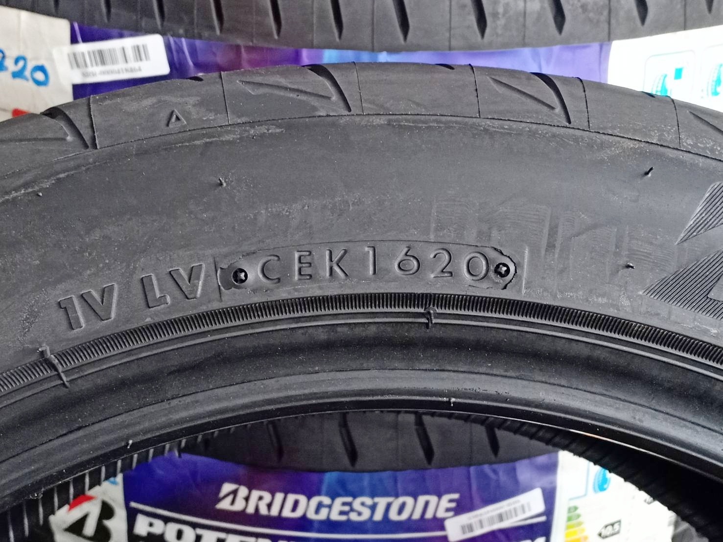 BRIDGESTONE POTENZA ADRENALIN RE004 195/50R16 ยางปี20 ราคาพิเศษ