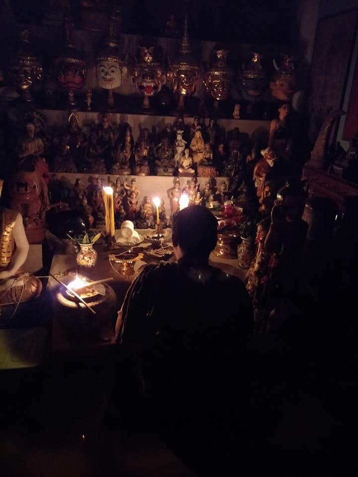 ตะกรุดจารดวงจารวันเดือนปีเกิดของเราลงบนตะกรุด อาจารย์เกื้อกูล มหาบารมี