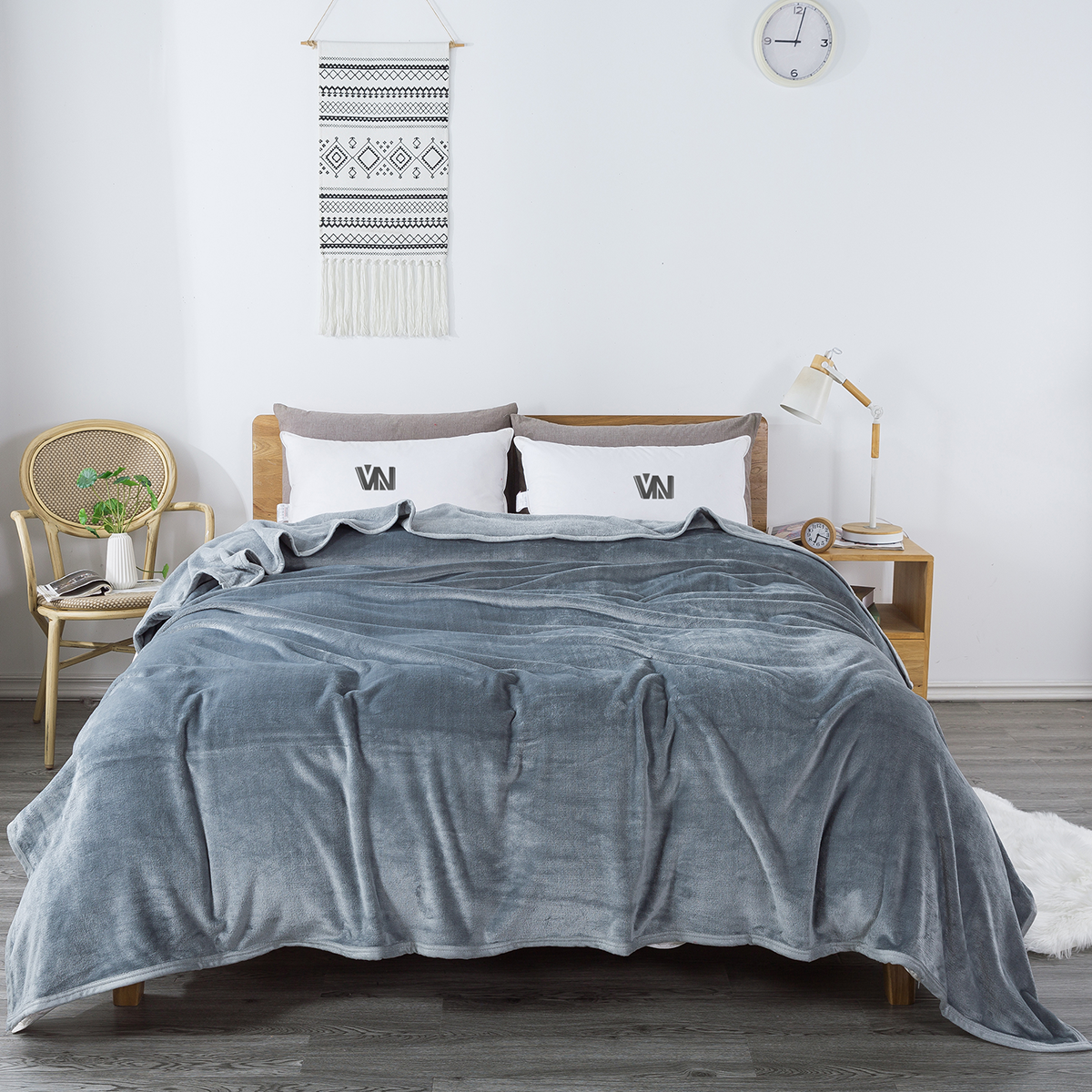 ผ้าห่มนาโน 8 ฟุตพรีเมี่ยมของแท้งานป้าย VN (12ผืนคละสี)