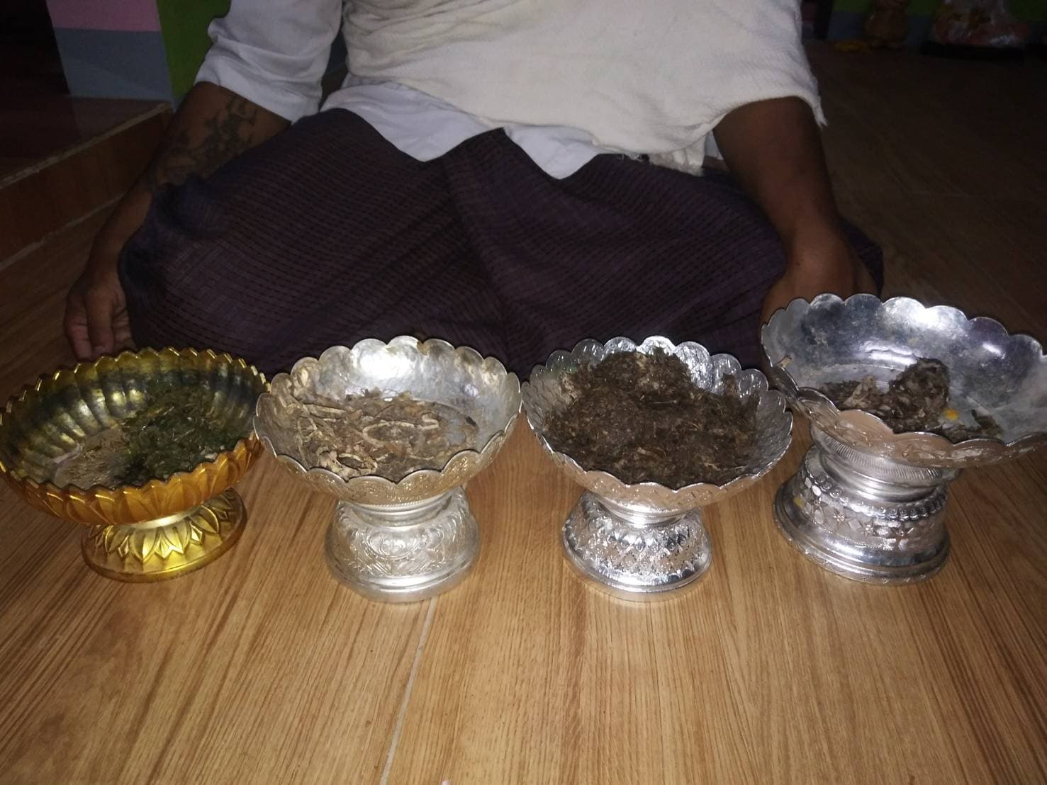 หุ่นเสน่ห์ยาแฝดเรียกคู่ อาจารย์เขมร