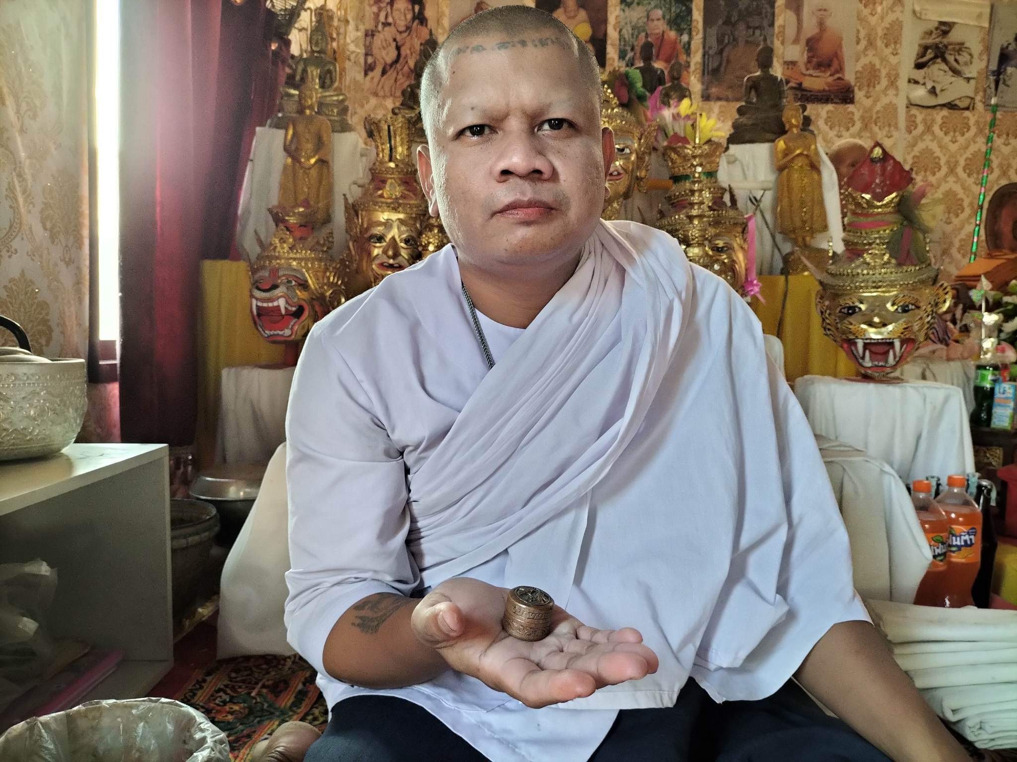 สีผึ้งลงเสน่ห์ อาจารย์เขมร