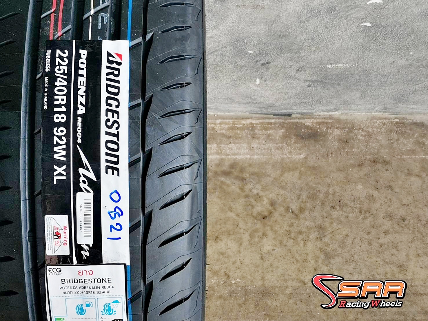BRIDGESTONE RE004 225/40R18 ยางใหม่ปี2021 ราคาพิเศษ