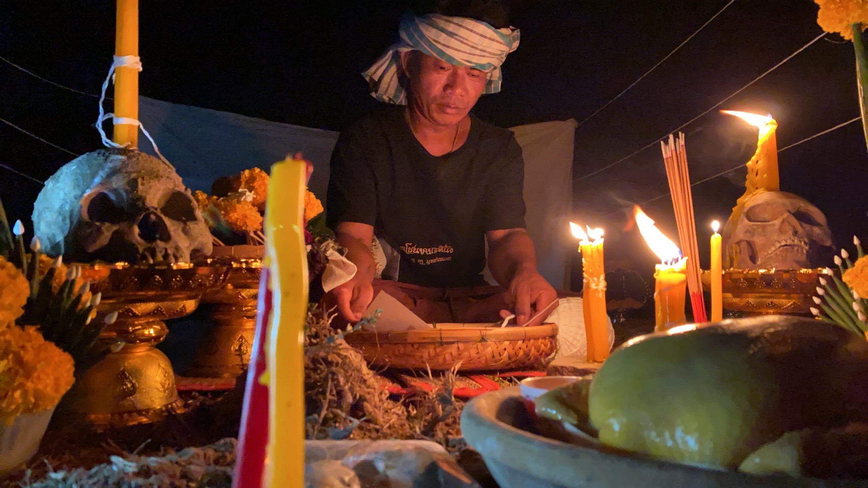 อิ่นคู่รัก อาจารย์ช้างสายซอง