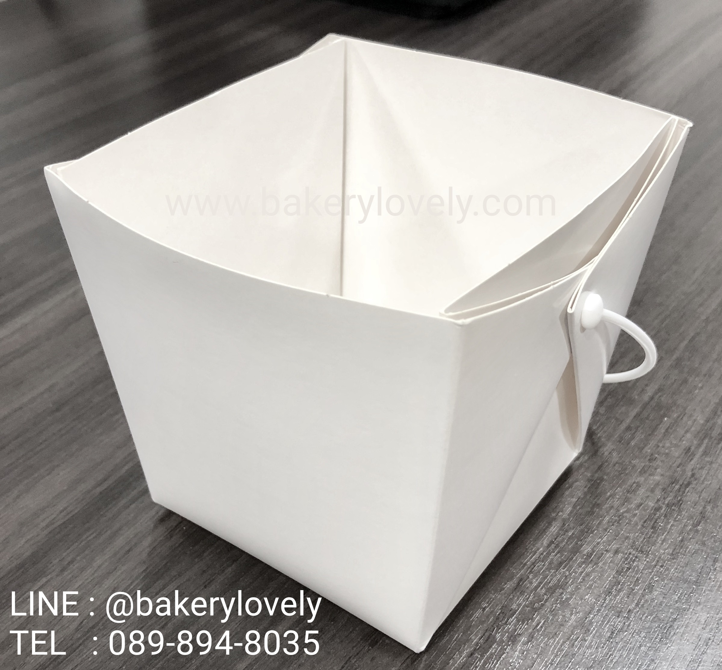 กล่องกระดาษหูหิ้ว สีขาว 9x9x11x11x10.5 cm ( เคลือบใน )