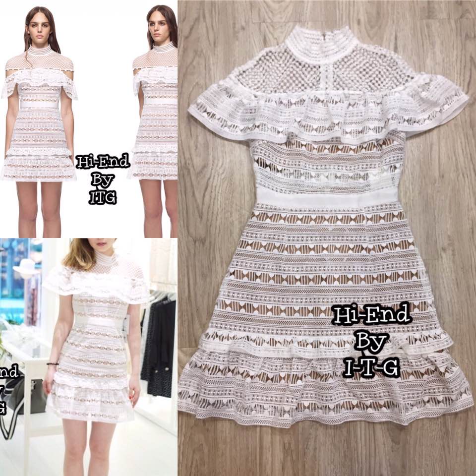 *พร้อมส่ง*Self portrait Dress :: เดรสคอตั้งตัวสวยเก๋ ช่วงอกแต่งระบายรอบลำตัวมีความเก๋ตรงระบาย