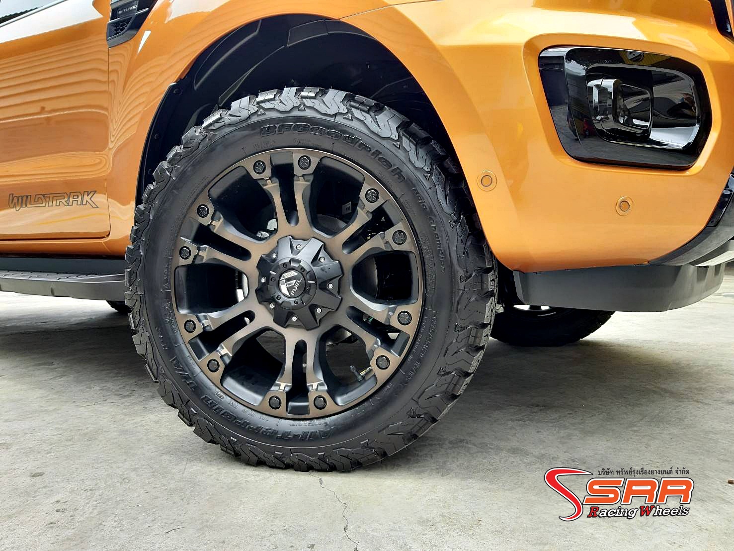 FUEL VAPOR 20x9 6x135/6x139.7 ET+20 MATTE BLACK MACHINED/TINT CLEAR