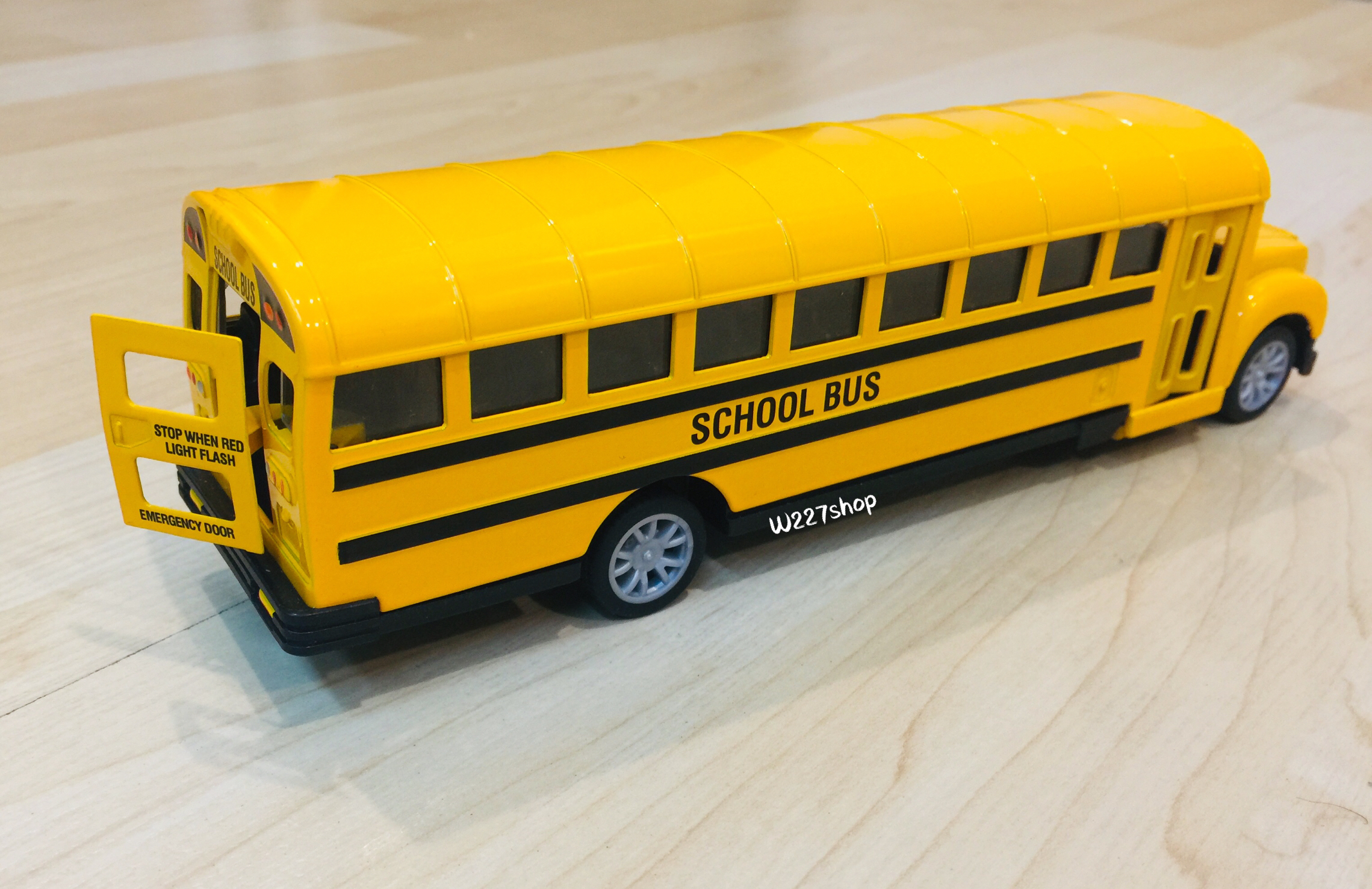 โมเดลรถเหล็ก รถโรงเรียน (ปลีก-ส่ง)