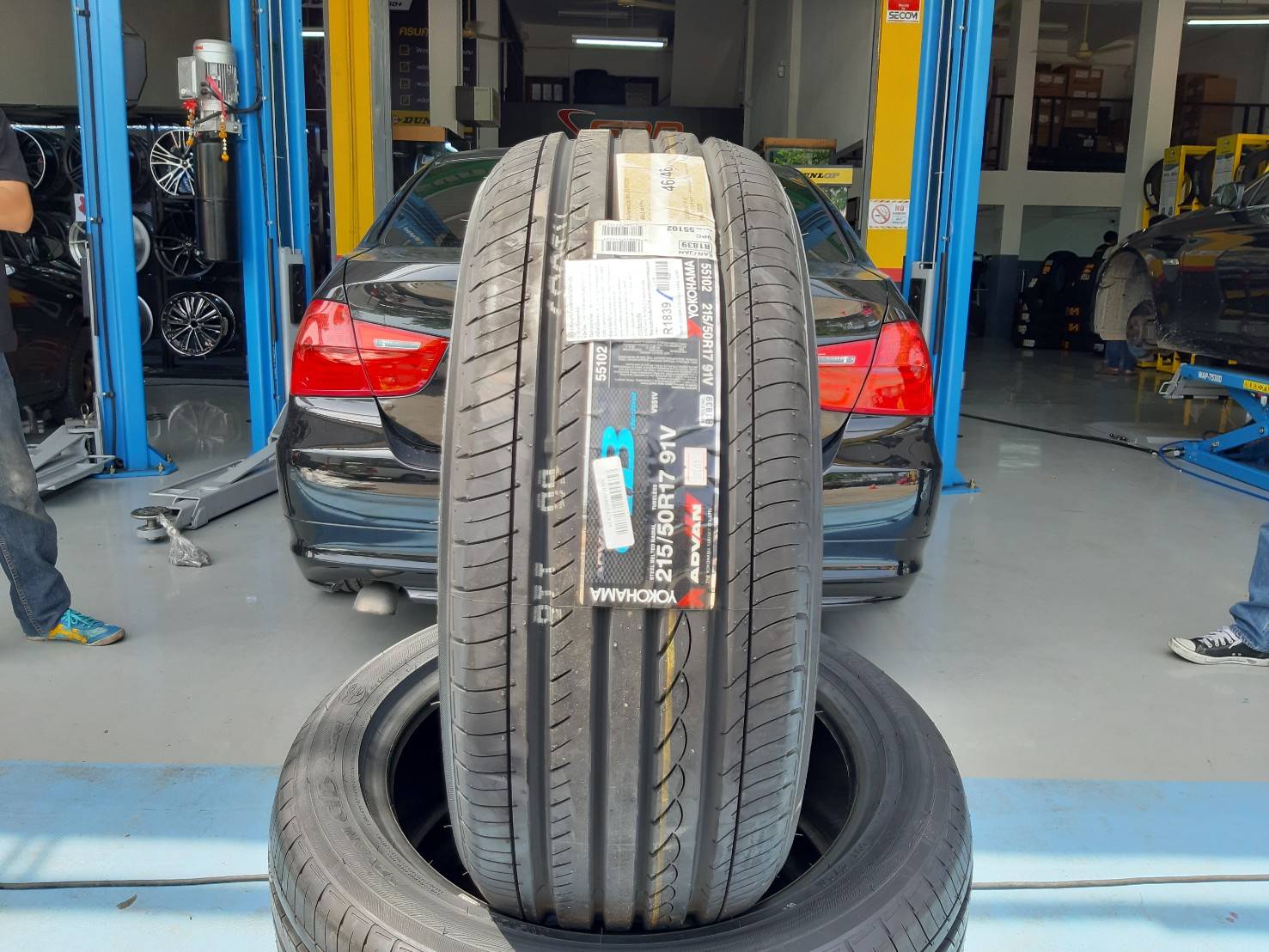 YOKOHAMA ADVAN dB decibel V551 215/50R17 ยางใหม่ลดราคาพิเศษ