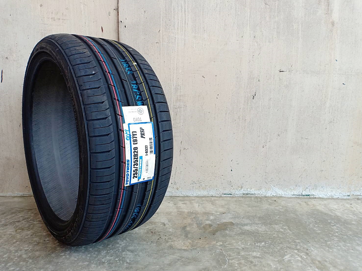 TOYO PROXES SPORT 255/35ZR20 ยางปี19 เส้นละ 10,200 บาท