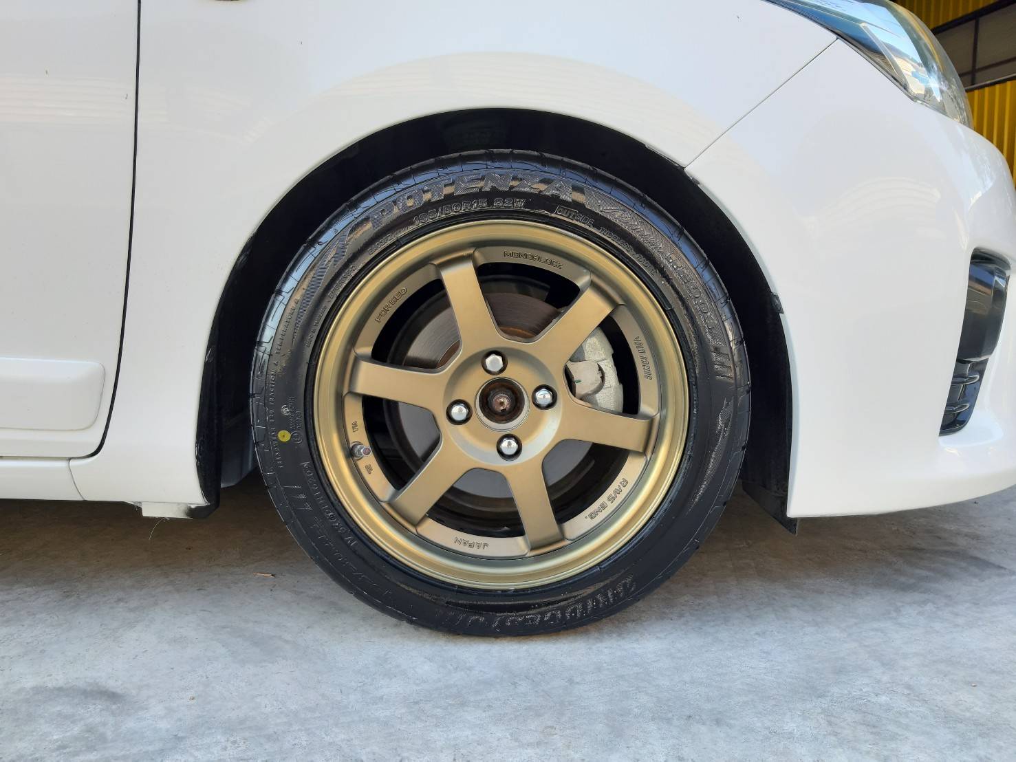 Bridgestone Potenza Adrenalin RE003 195/50R15 ยางใหม่ปี20 ราคาพิเศษ