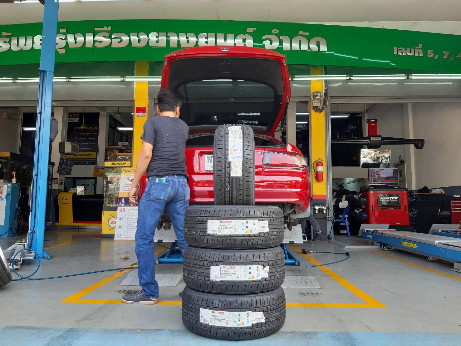 YOKOHAMA ALLIANCE 030Ex 225/40R18 ยางใหม่ ลดราคาพิเศษ