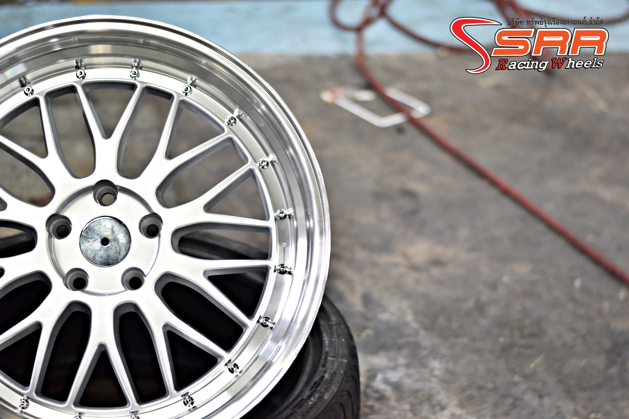 BBS LM ขอบ19 หน้า8.5 หลัง9.5 5x114.3 ET+30 SILVER
