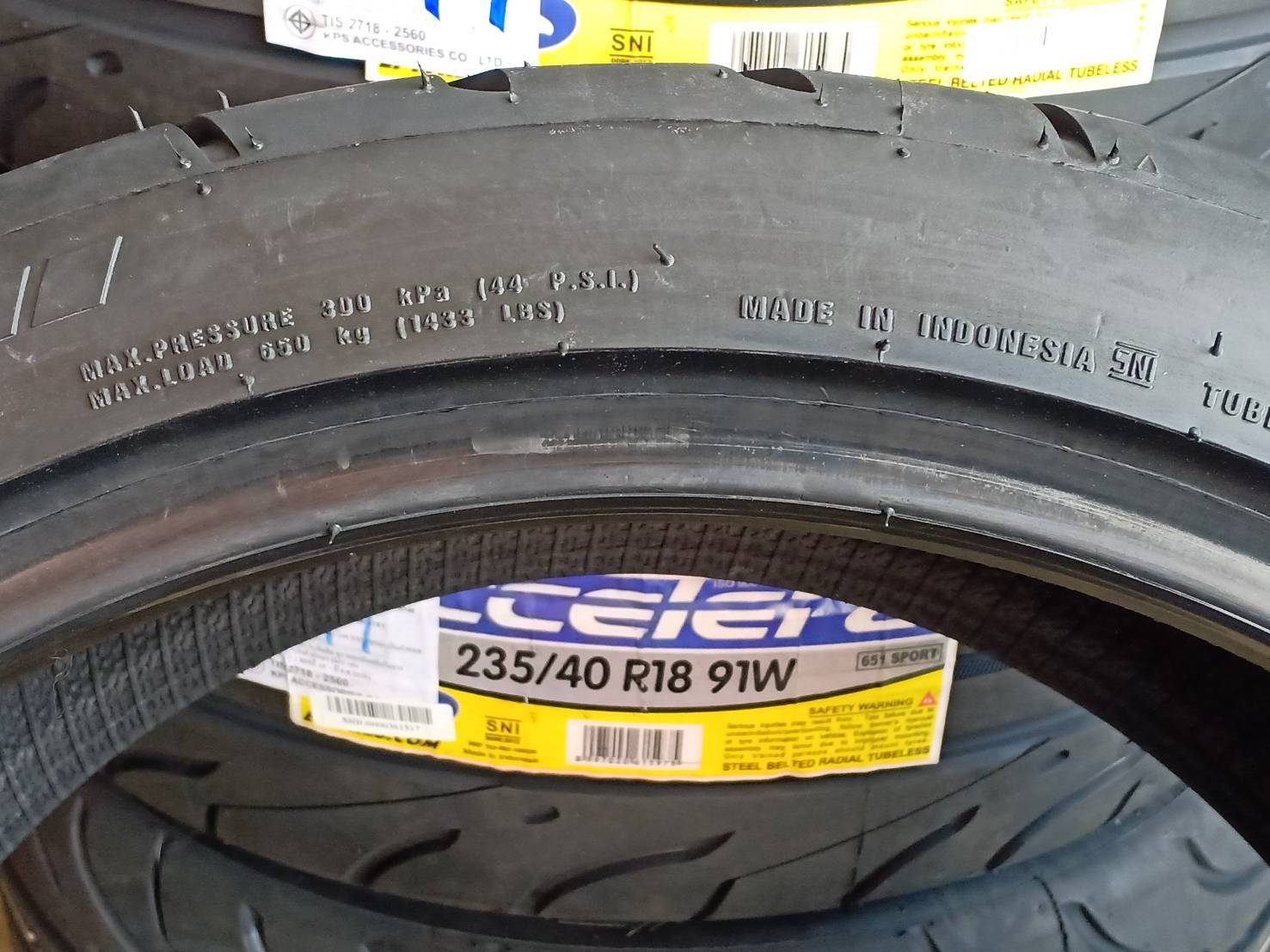 ACCELERA 651 SPORT 265/35R18 ยางใหม่ปี19 เส้นละ 3,250 บาท