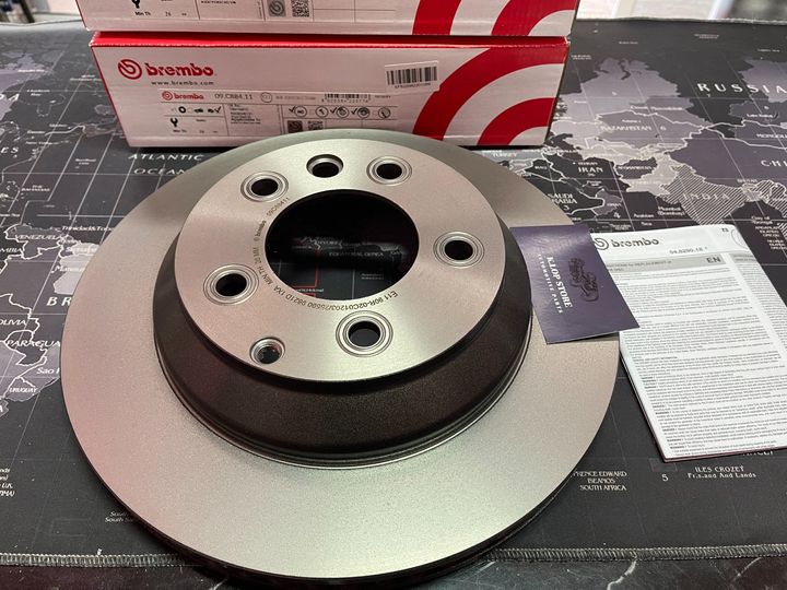09 C884 11 จานเบรค ล้อ R (ยี่ห้อ BREMBO) รุ่น HC UV PVT AUDI Q7 ปี2006-2015