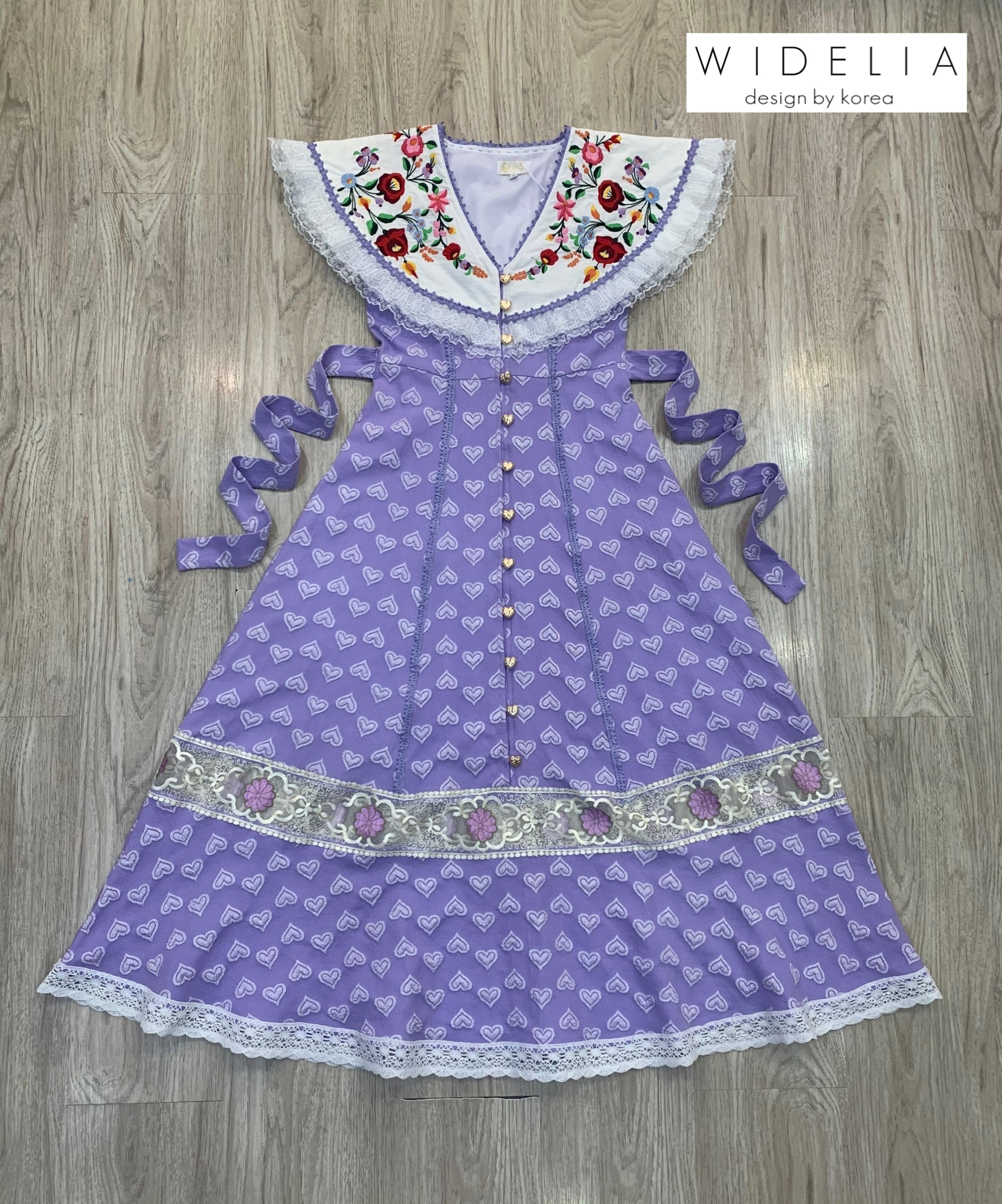 OC Dress::เดรสคอวีแต่งปกงานนี้ปกปักดอกไม้แบบปังๆ