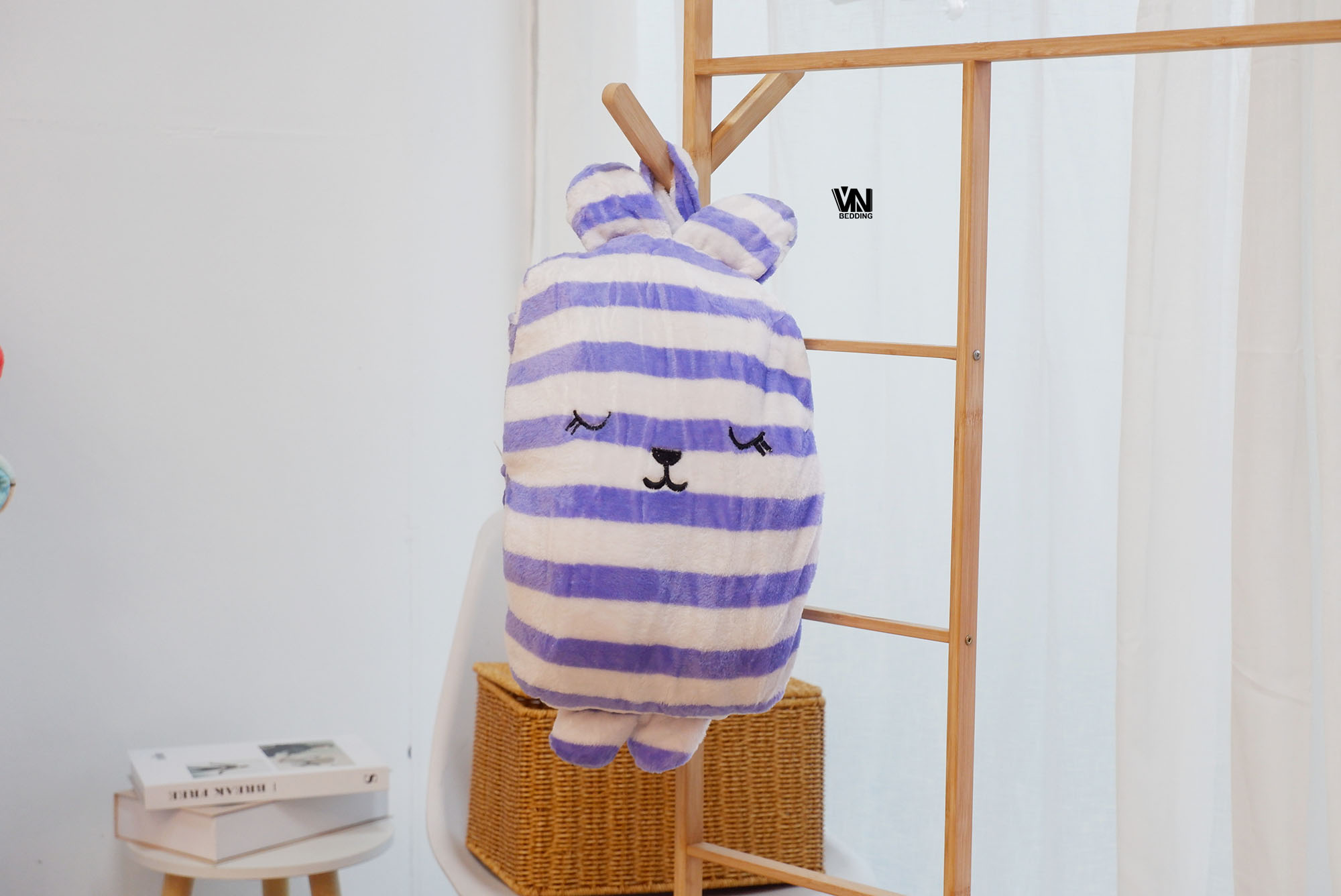 หมอนผ้าห่ม คราฟ Craftholic มีสายสะพาย ซุกมือได้ (10ตัวคละสี)