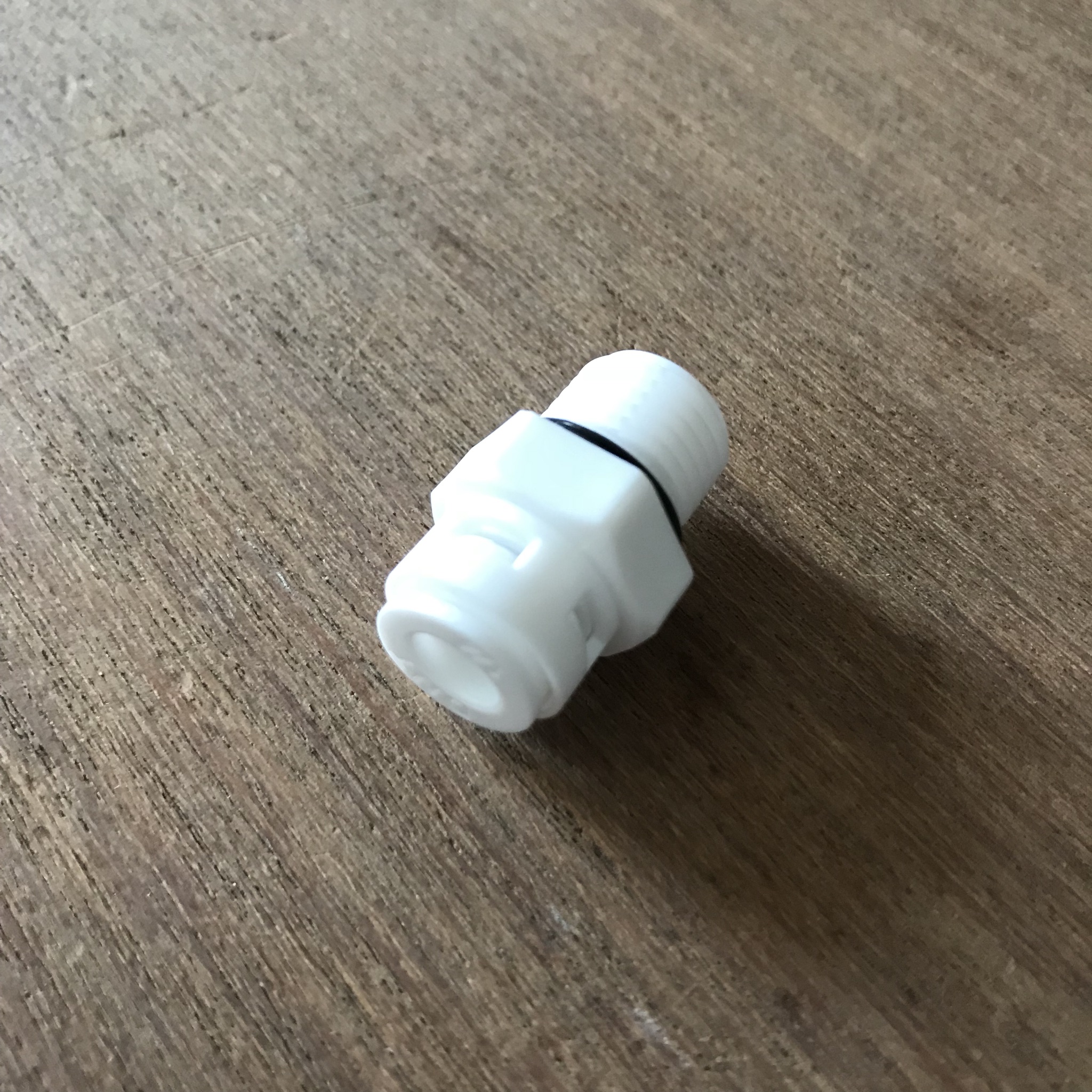 ข้อต่อตรง Male Connecter (1/4ODx1/4MIP) QUICK FITTINGS