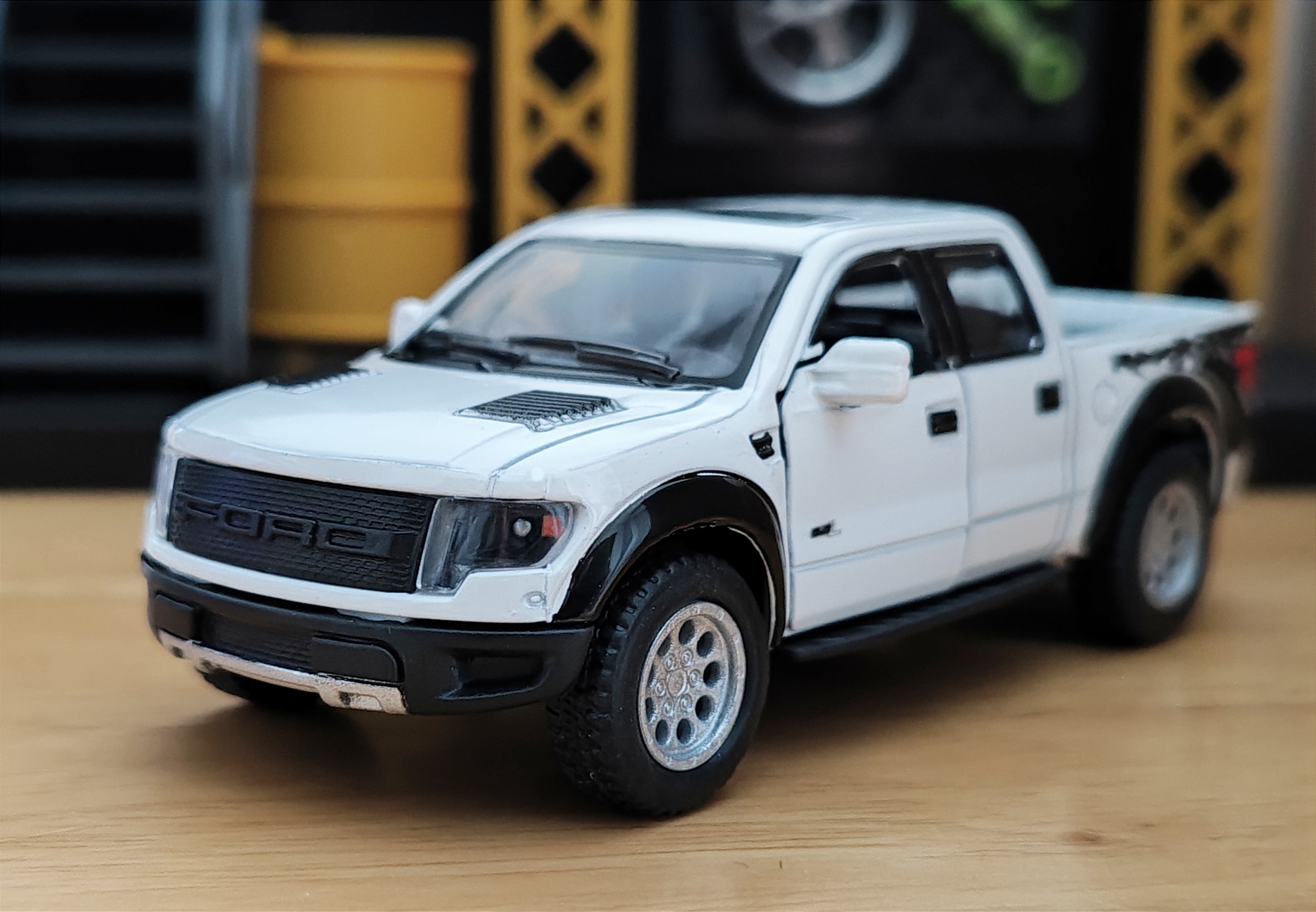 2013 Ford F-150 SVT Raptor SuperCrew โมเดลรถเหล็ก รถกระบะ Ford (ปลีก-ส่ง)