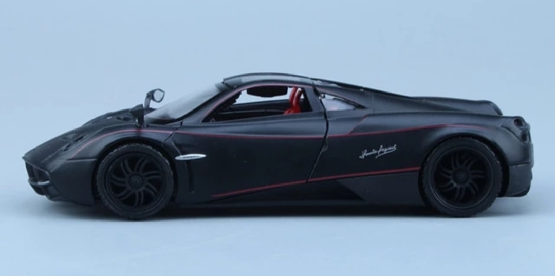 Pagani Huayra สีดำด้าน โมเดลรถเหล็ก scale 1:24 (ปลีก-ส่ง)