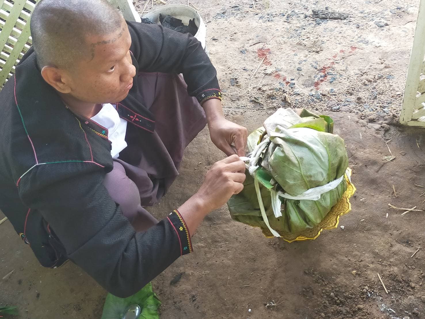 สีผึ้งมนต์กุเลน อาจารย์เขมร