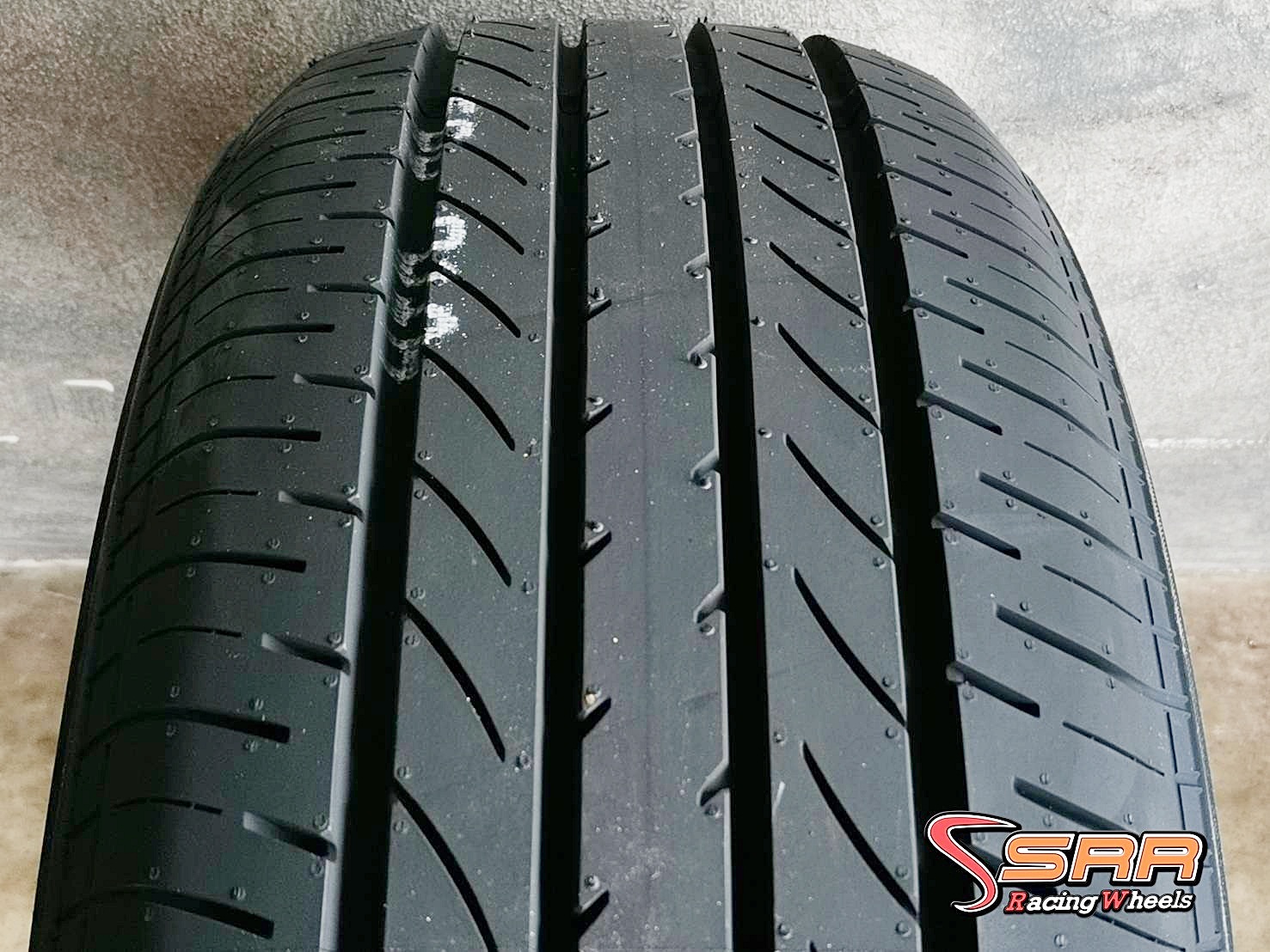 YOKOHAMA BluEarth E75 215/60R16 ยางใหม่ ปี2021 ราคาพิเศษ