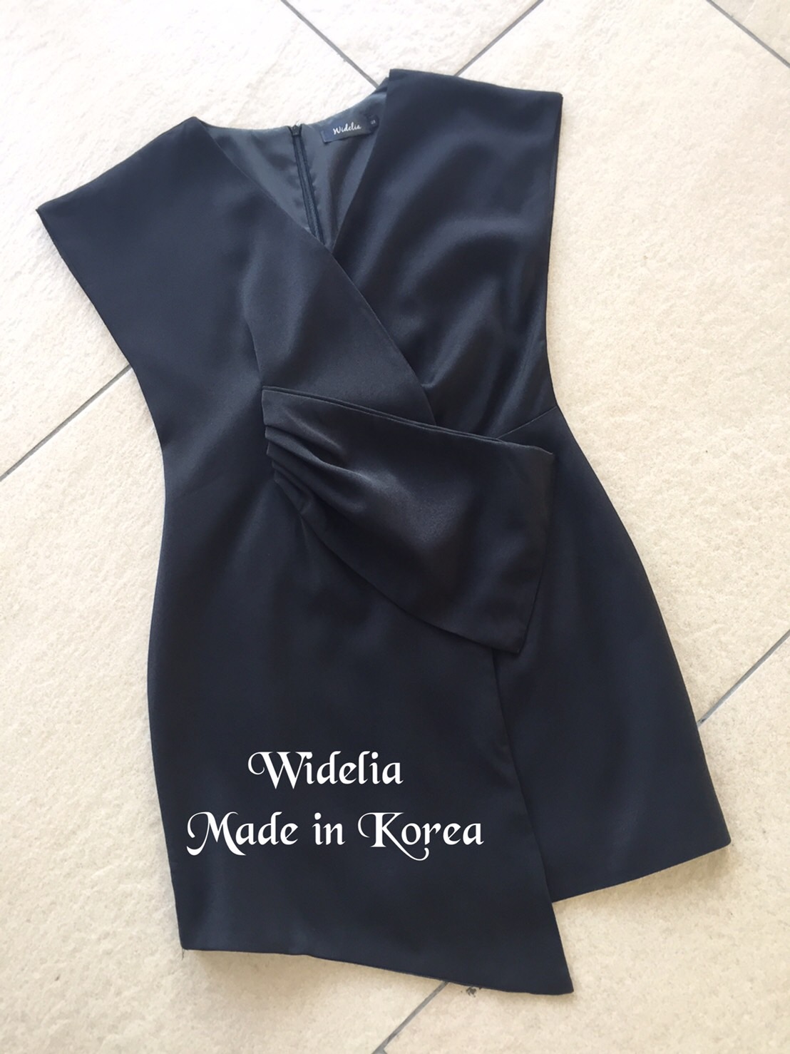 *พร้อมส่ง*Korea style Dress :: เดรสแขนล้ำตตัวสวย